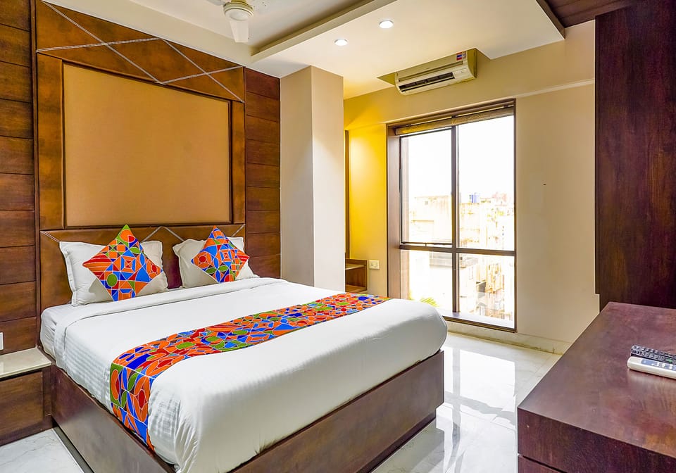 Deluxe Room | Egyptian cotton sheets, premium bedding, in-room safe, desk