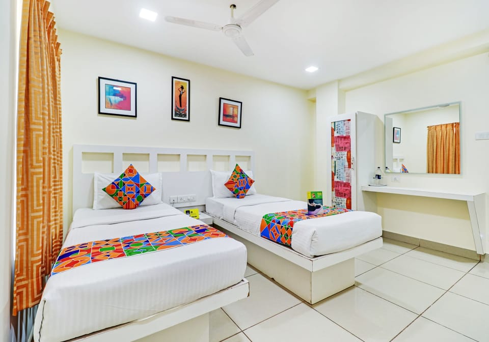 Egyptian cotton sheets, premium bedding, in-room safe, desk