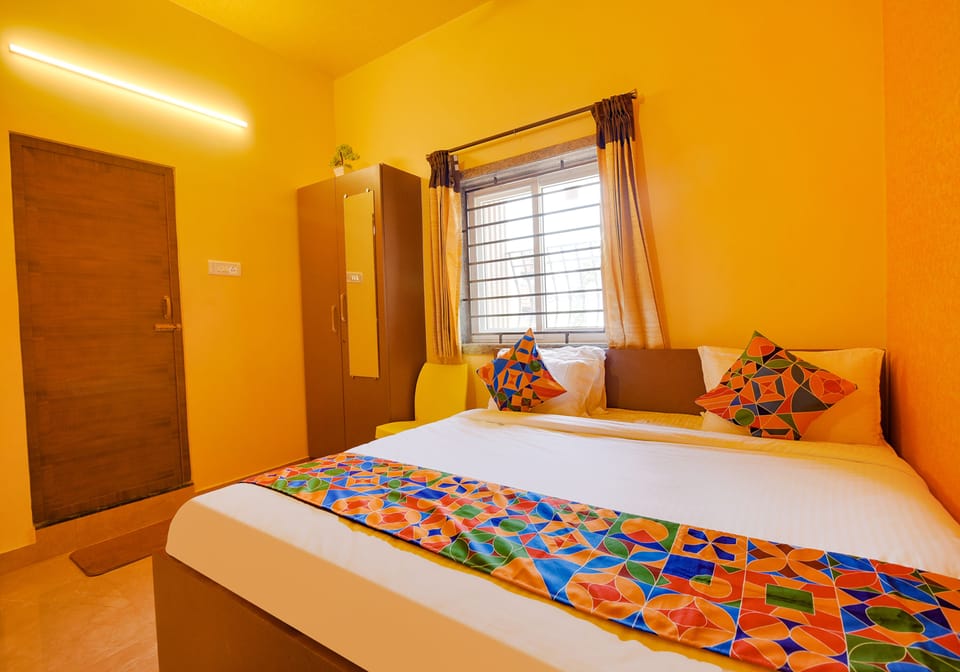Deluxe Room | Egyptian cotton sheets, premium bedding, in-room safe, desk
