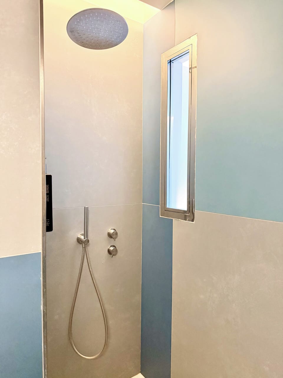 Smart Double Room | Bathroom | Shower, hair dryer, bidet, towels