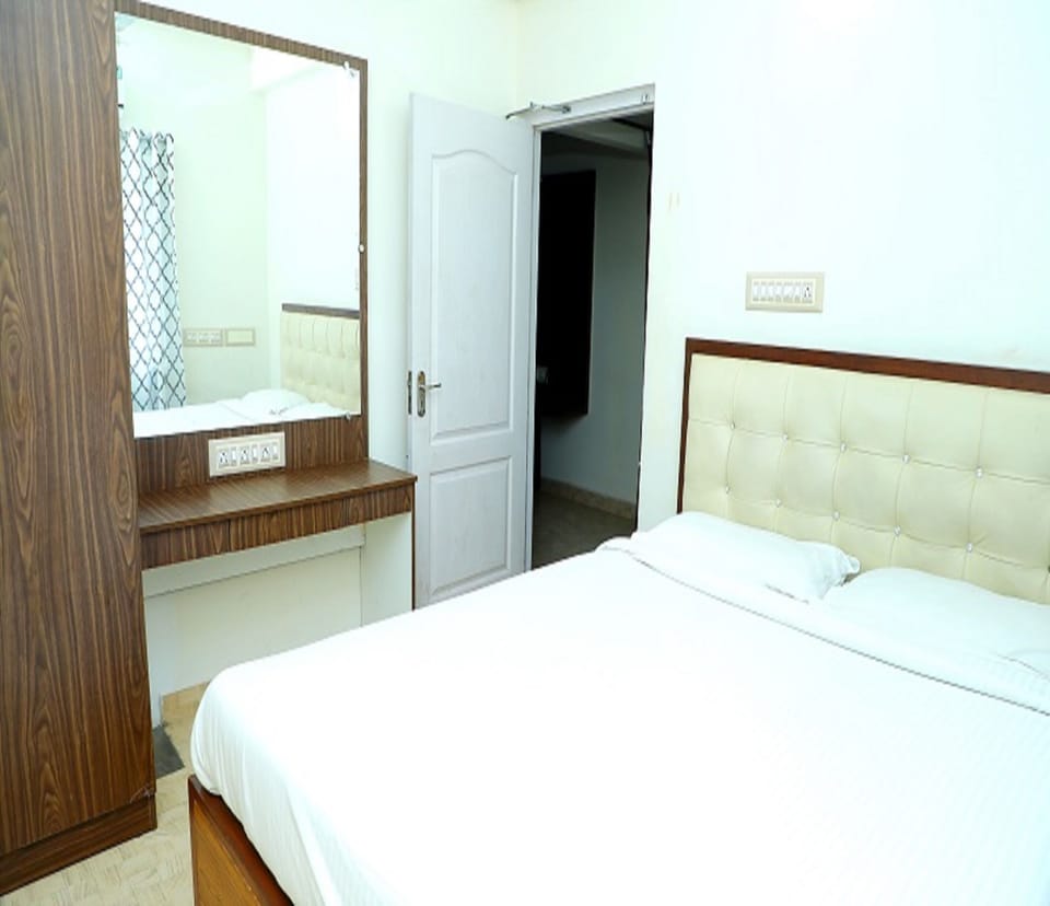 Deluxe Room | Egyptian cotton sheets, premium bedding, desk, WiFi