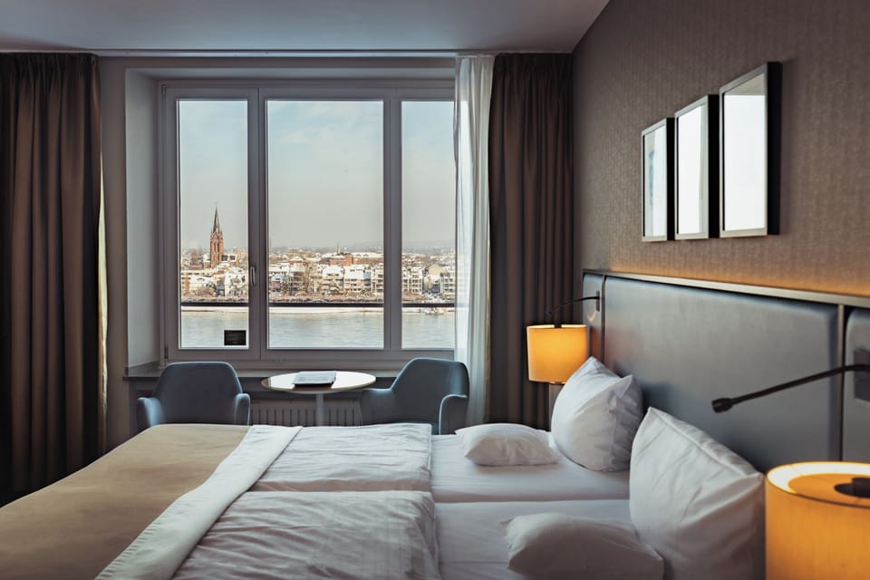 Hypo-allergenic bedding, in-room safe, individually furnished, free WiFi