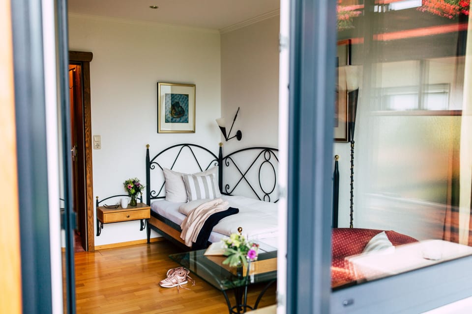 Premium Single Room | Desk, free WiFi, bed sheets