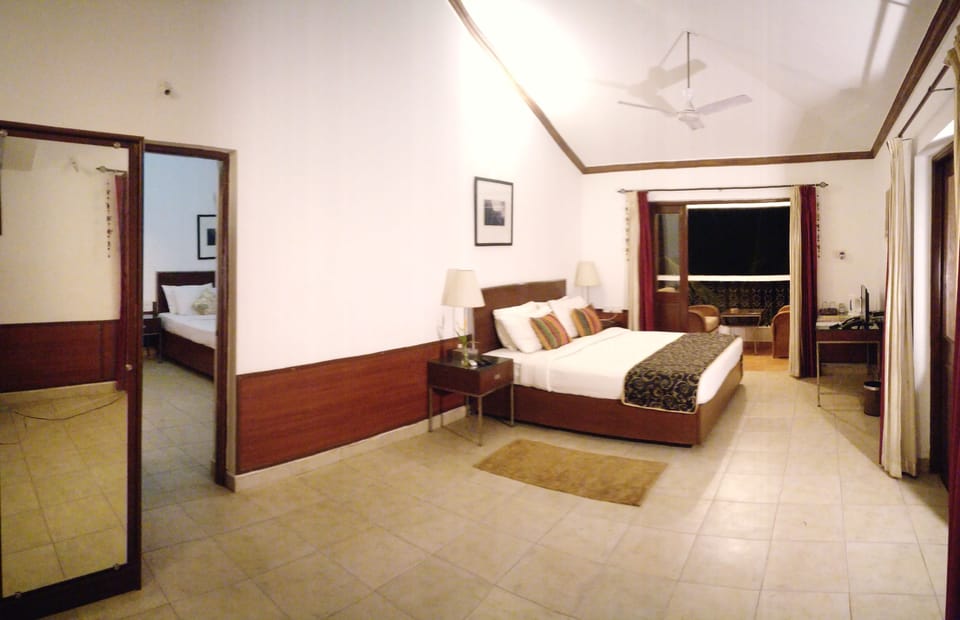Family Quadruple Room, 2 Bedrooms | Desk, bed sheets