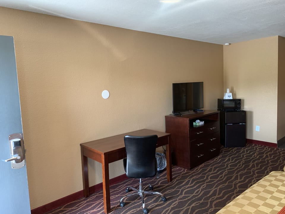 Room, 2 Queen Beds, Non Smoking | 1 bedroom, blackout drapes, iron/ironing board, free WiFi