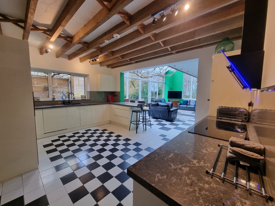 Fridge, dishwasher, electric kettle, toaster