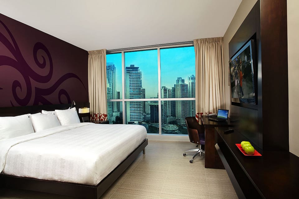 Premium bedding, down comforters, minibar (free items), in-room safe