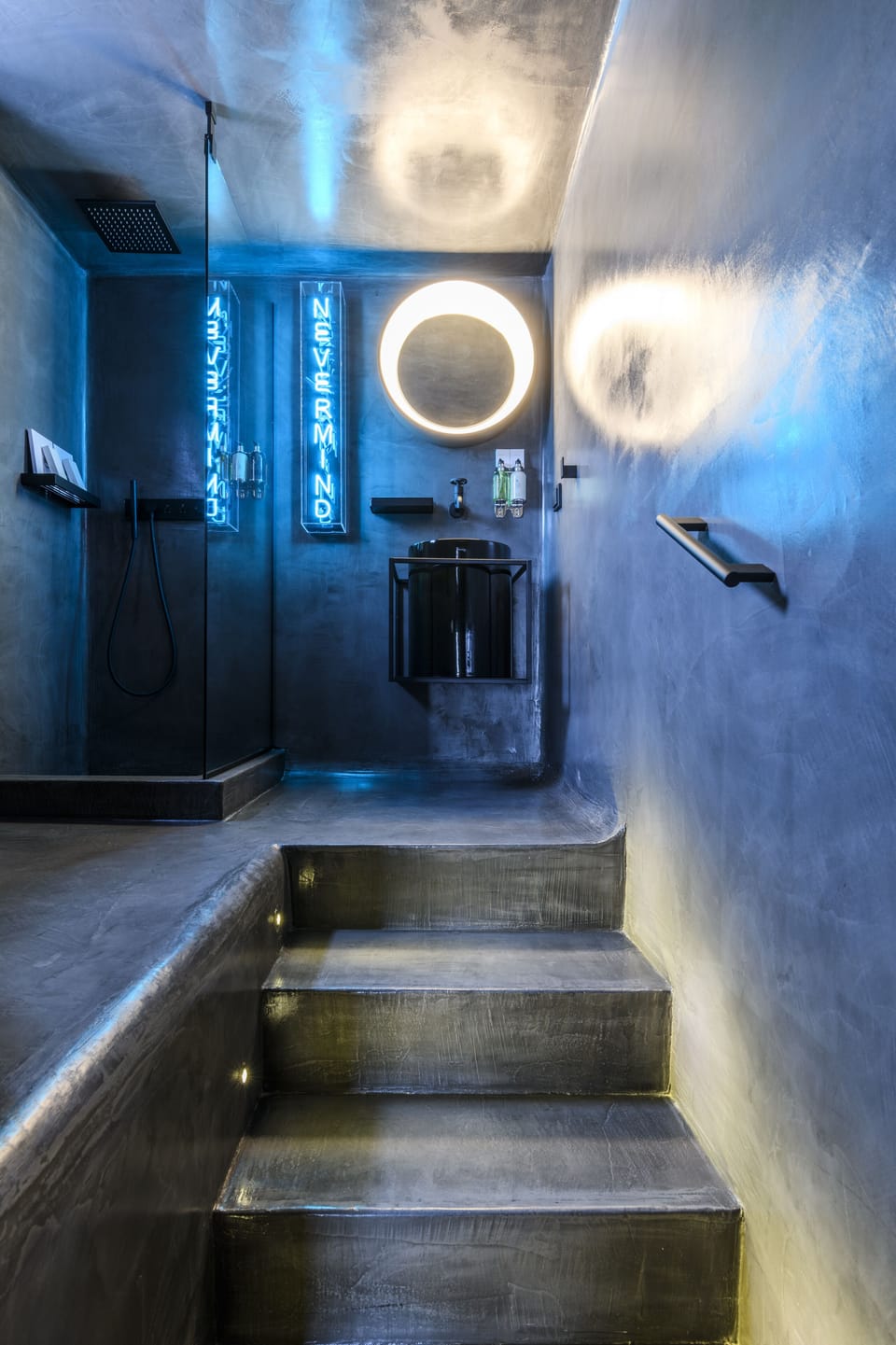 Premium Double Room, Pool View | Bathroom | Shower, rainfall showerhead, designer toiletries, hair dryer