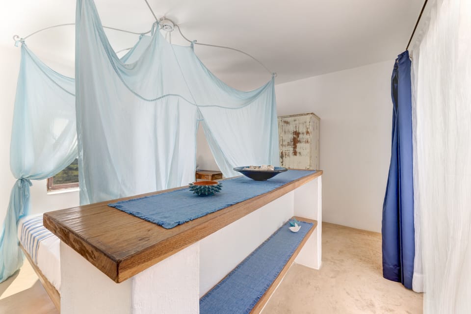 Superior Studio Suite | Soundproofing, iron/ironing board, cribs (surcharge), WiFi (free)
