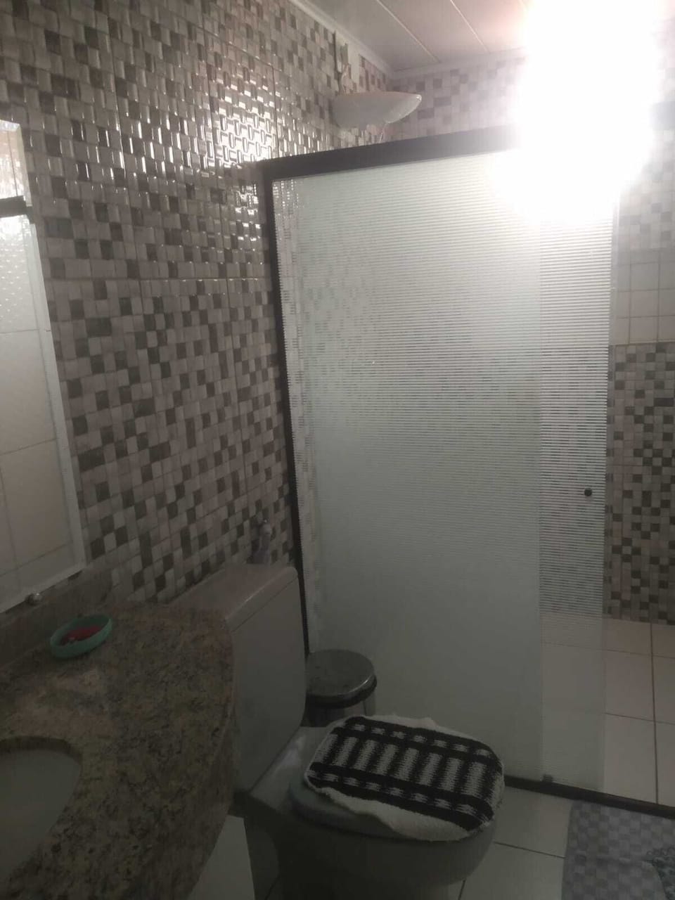 Exclusive Quadruple Room | Bathroom | Free toiletries, towels