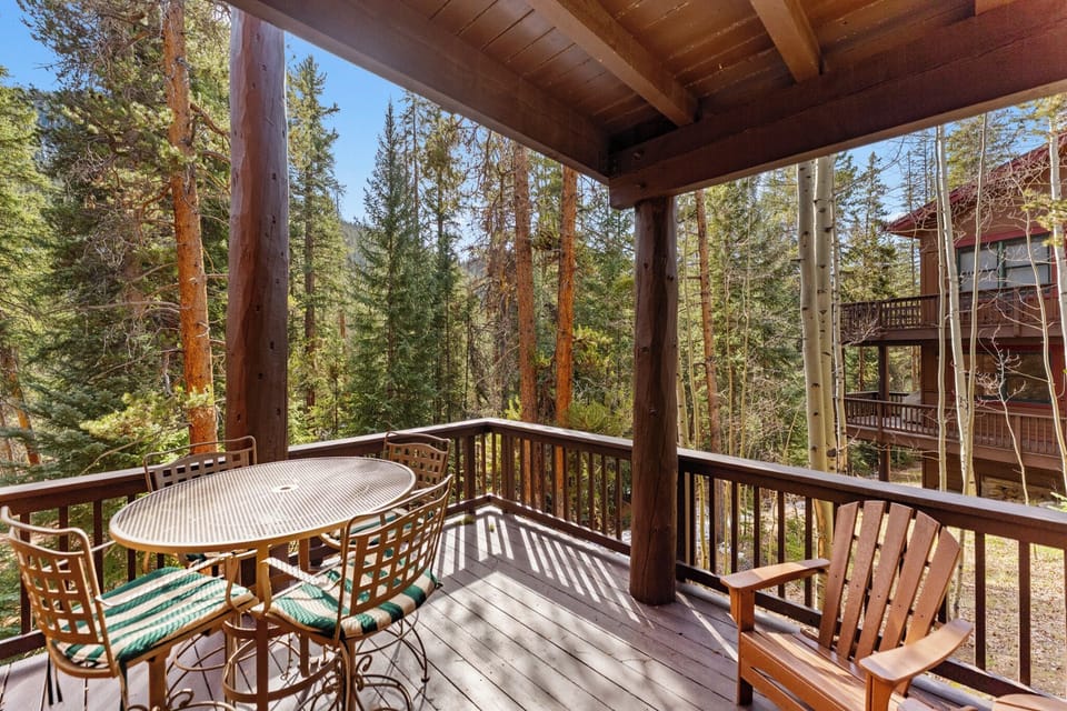 Condo (2 Bedrooms) | Property amenity