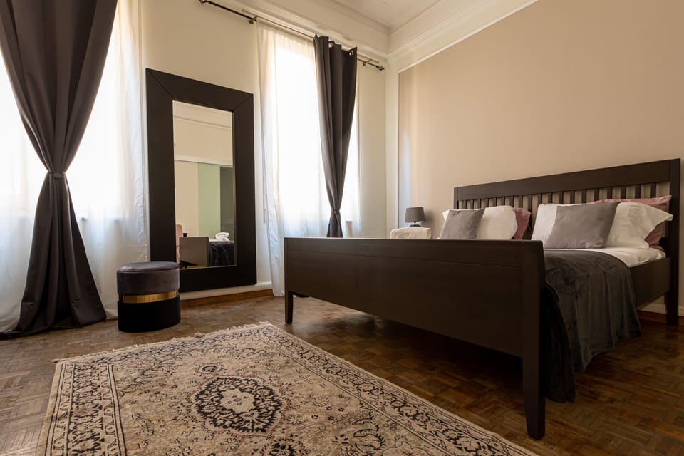 Superior Triple Room | Desk, blackout drapes, WiFi (free), bed sheets