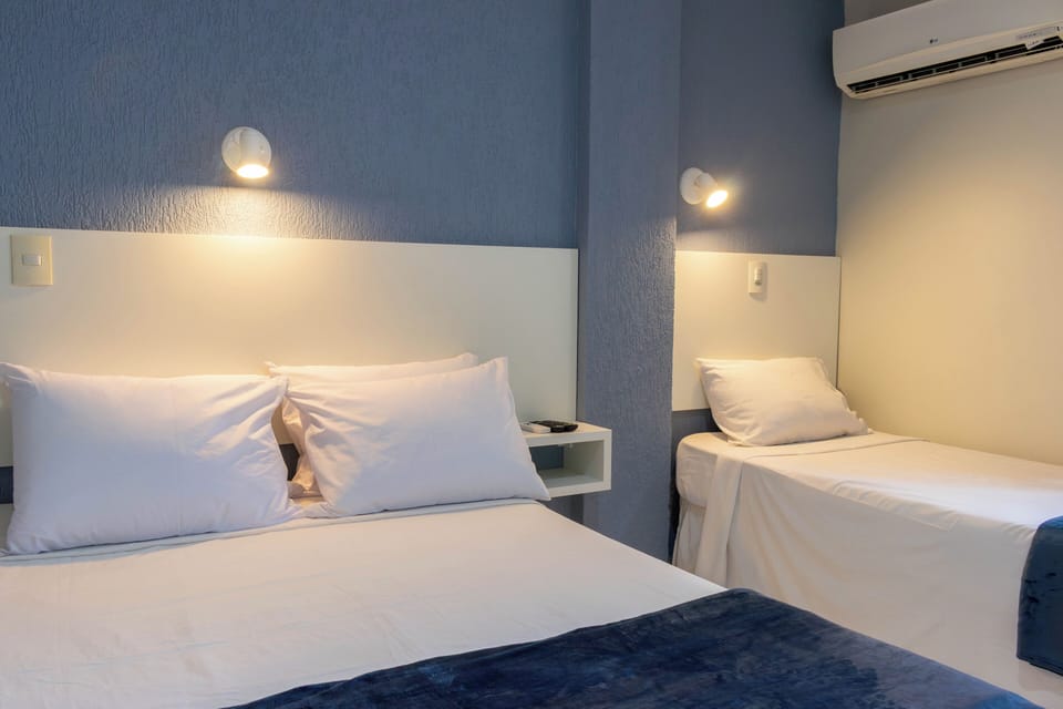 Triple Room | Minibar, free WiFi, bed sheets