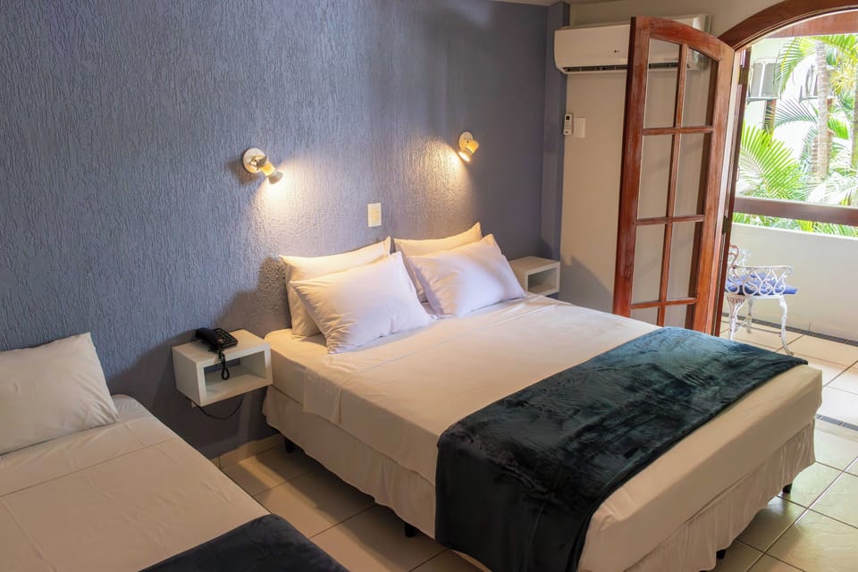 Suite, Canal View | Minibar, free WiFi, bed sheets