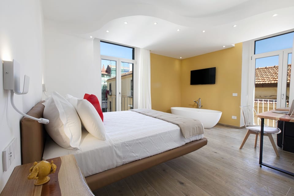 Deluxe Double Room, Sauna | Minibar, desk, free WiFi, bed sheets