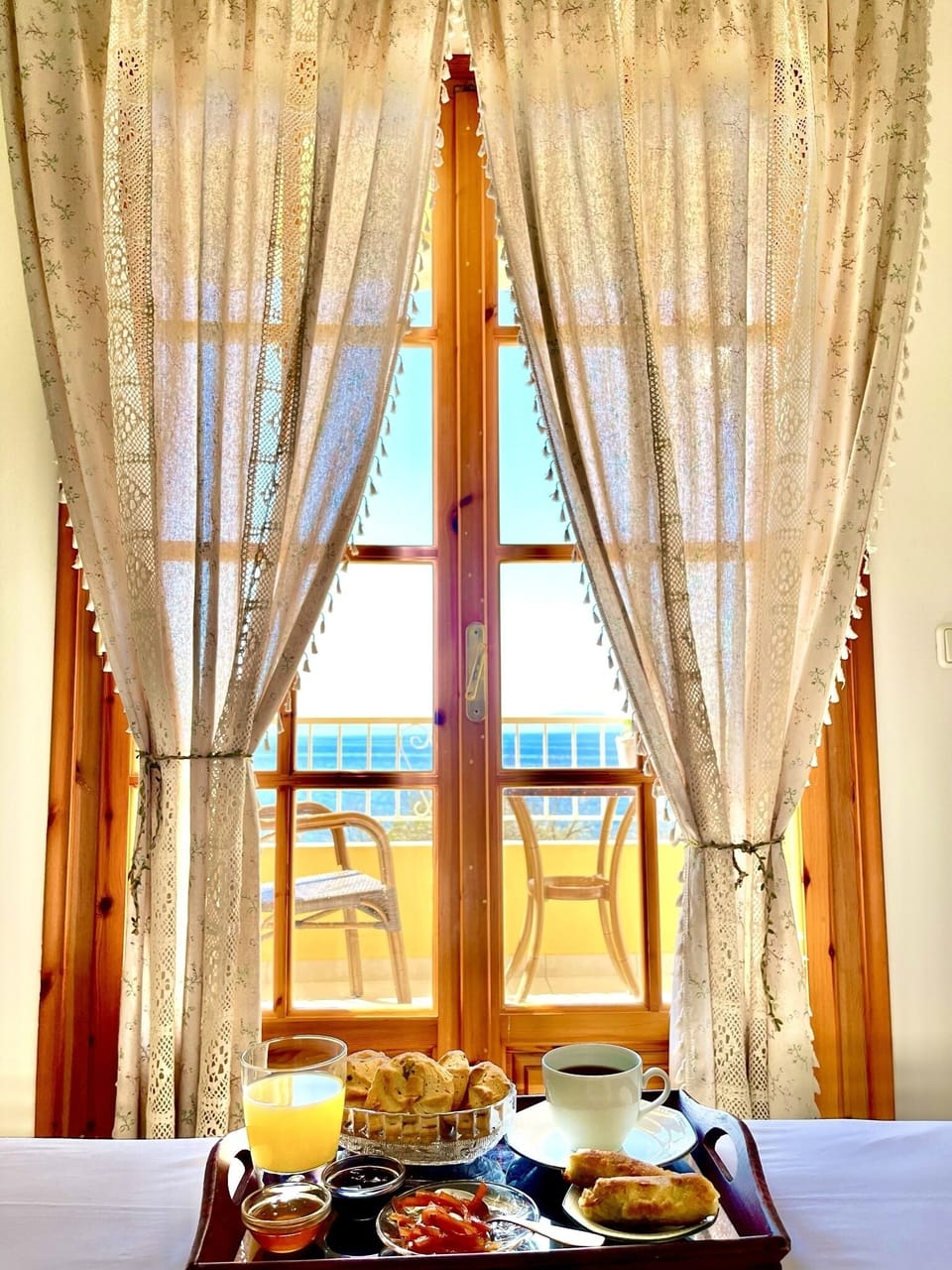 Executive Double Room, Sea View | In-room dining