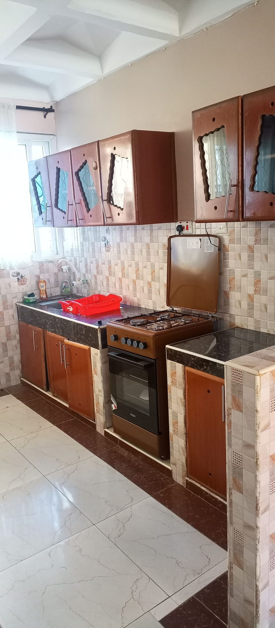Fridge, cookware/dishes/utensils