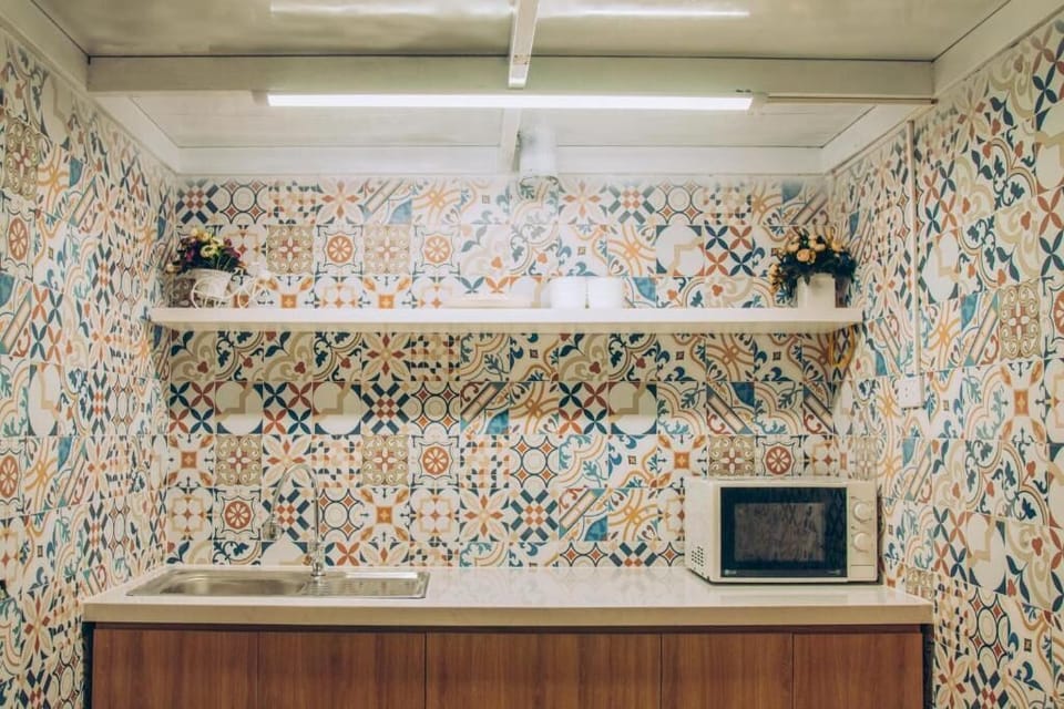 Microwave, electric kettle
