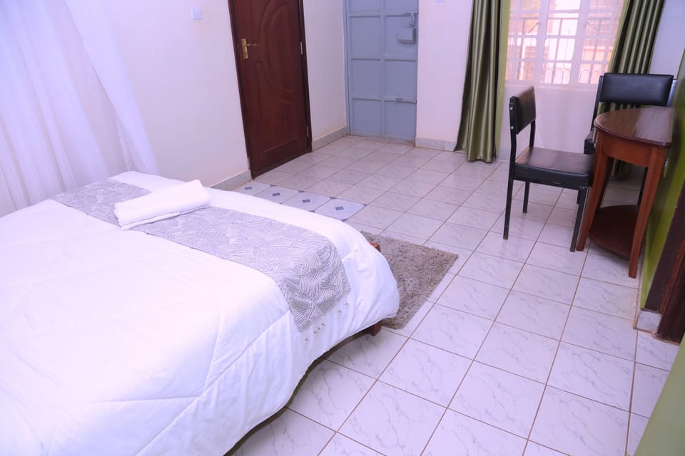 Luxury Apartment | 4 bedrooms, premium bedding, memory foam beds, desk