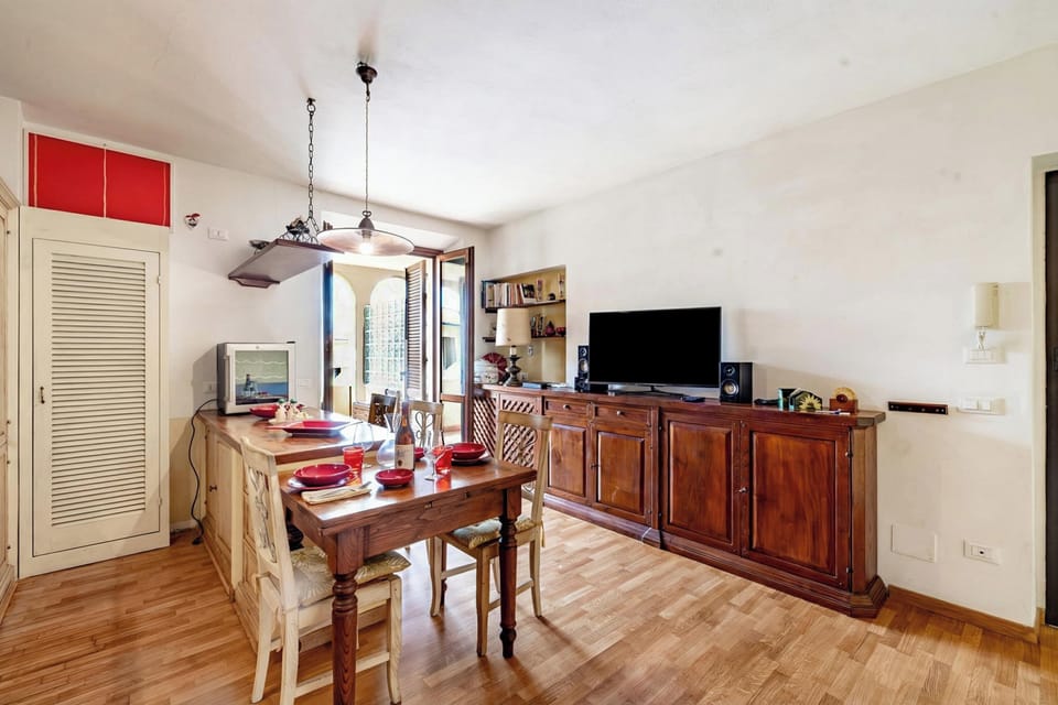 Family Apartment, Multiple Bedrooms, 2 Bathrooms (Casa di Allegra Terme di Venturina) | Dining