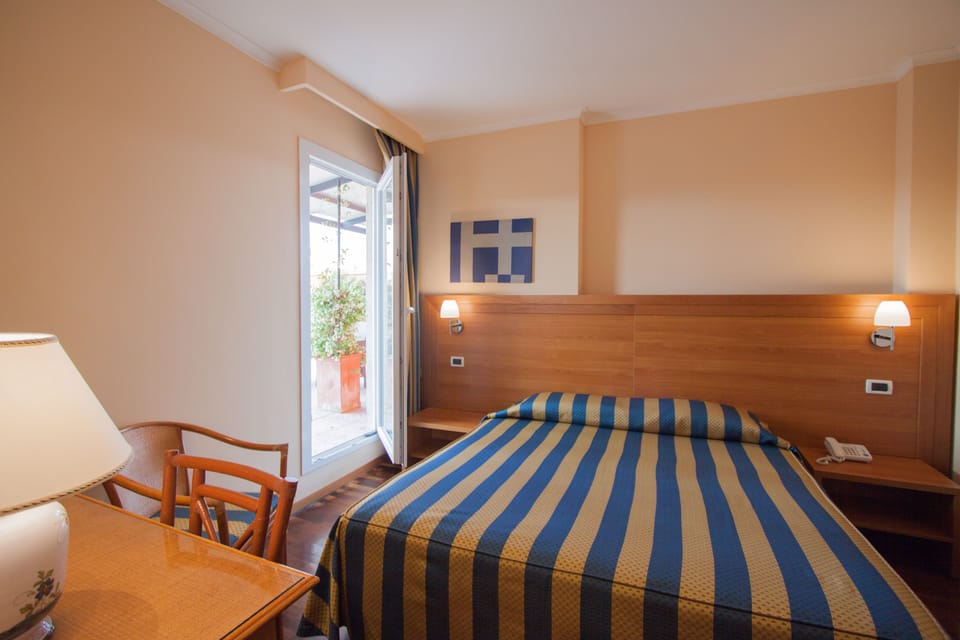 Twin Room | In-room safe, desk, soundproofing, free cribs/infant beds