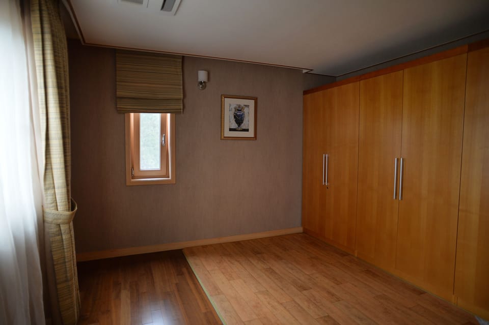 Suite, 2 Bedrooms, Ocean View | Premium bedding, individually furnished, free WiFi