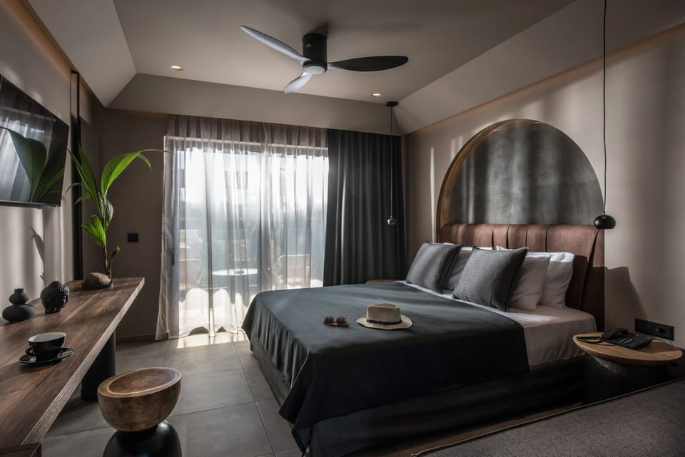 Minibar, in-room safe, desk, blackout drapes
