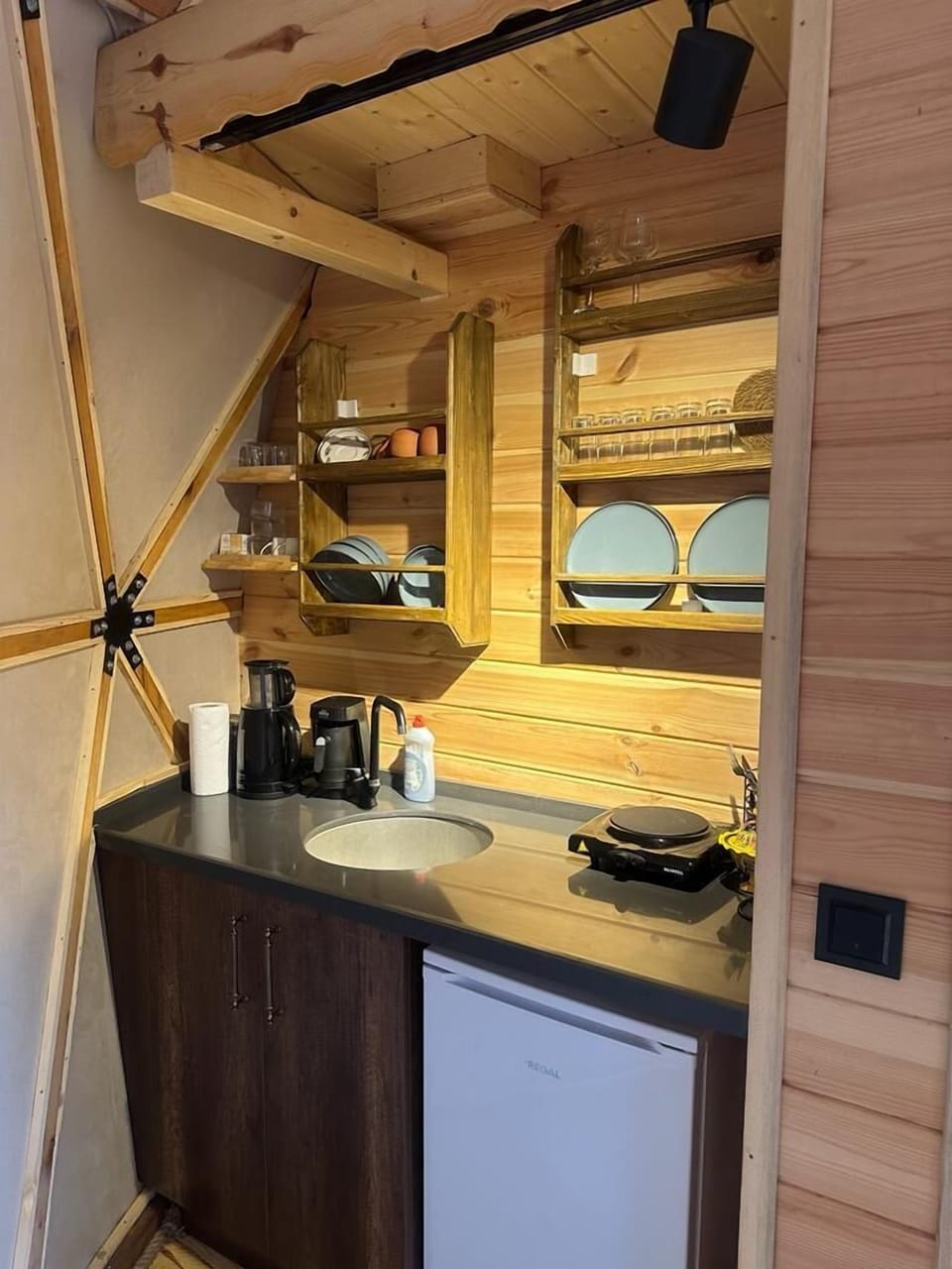 Exclusive Triple Room | Private kitchen | Mini-fridge, stovetop, coffee/tea maker, electric kettle