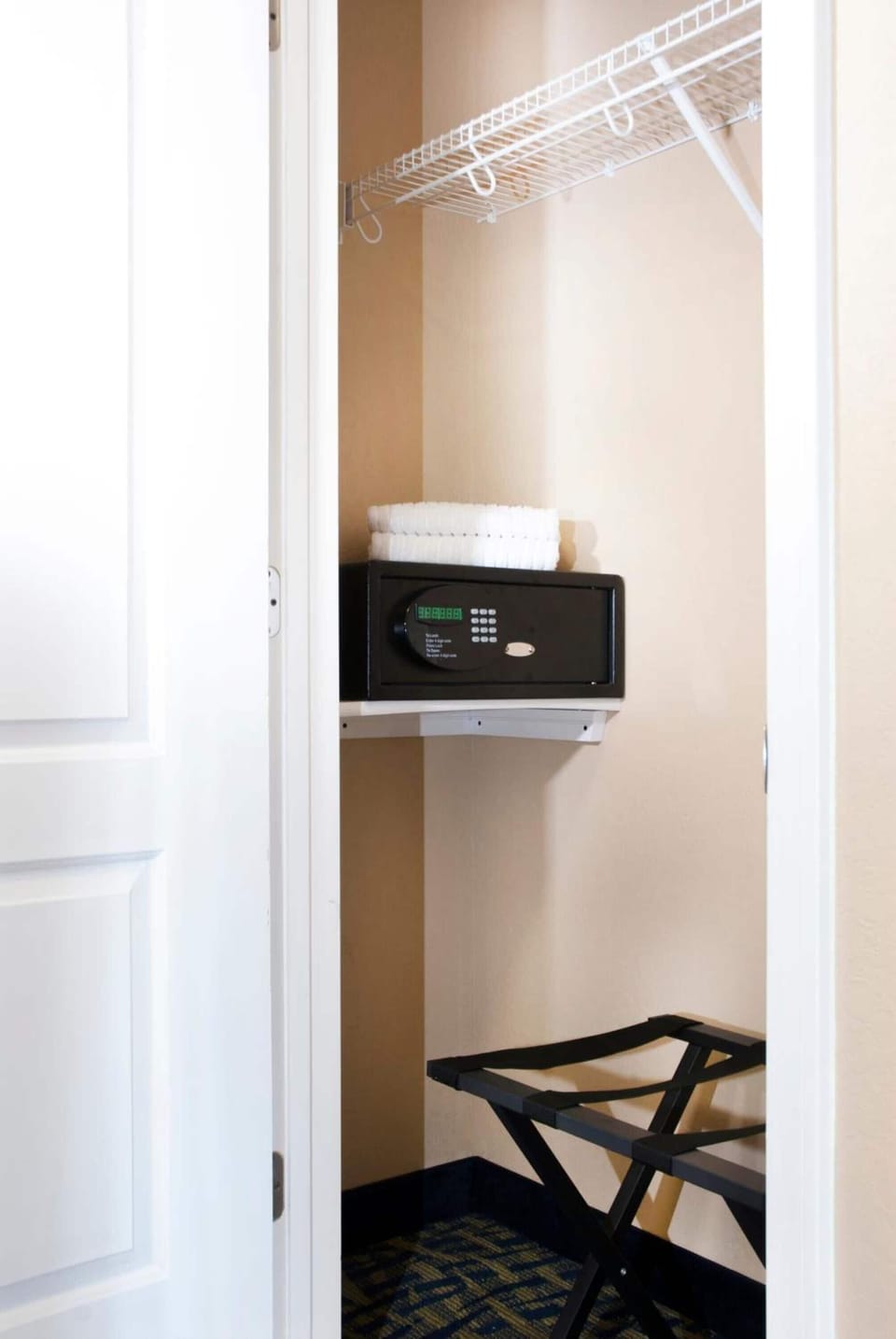 Premium bedding, in-room safe, desk, iron/ironing board