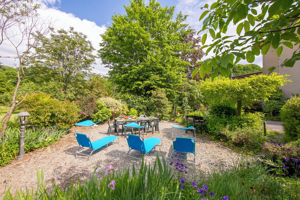 Family House, 2 Bedrooms, Microwave (Anita Lake - Shared Pool) | Outdoor dining