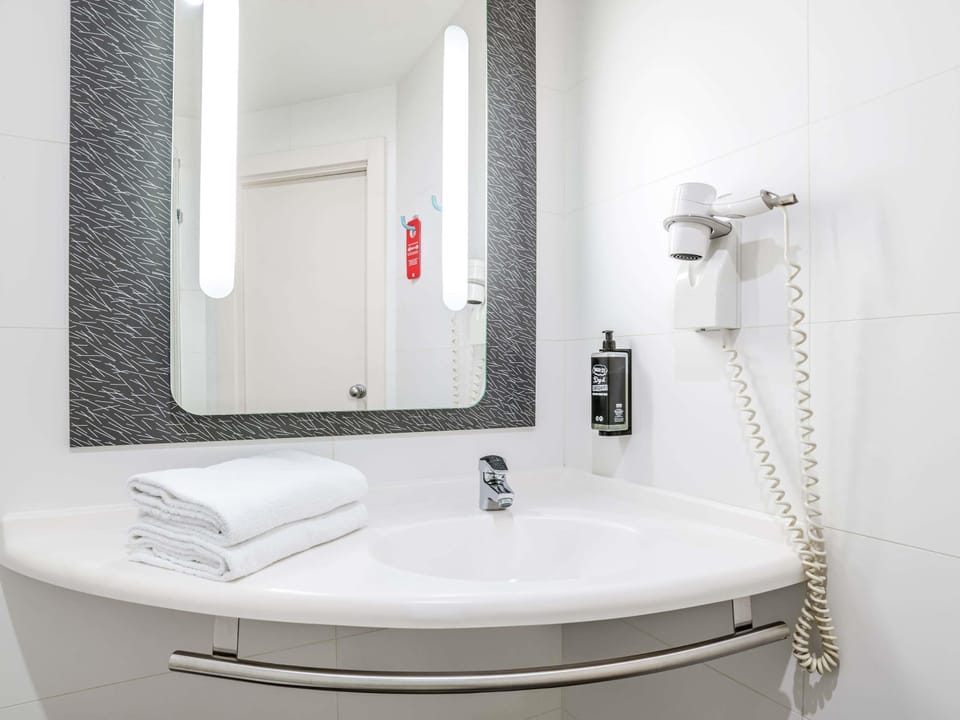 In-room safe, desk, iron/ironing board, free WiFi