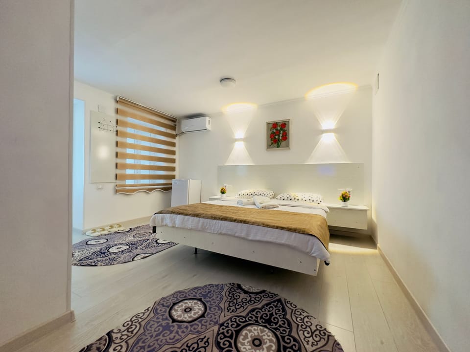 Standard Double Room | Iron/ironing board (on request), WiFi (free), bed sheets