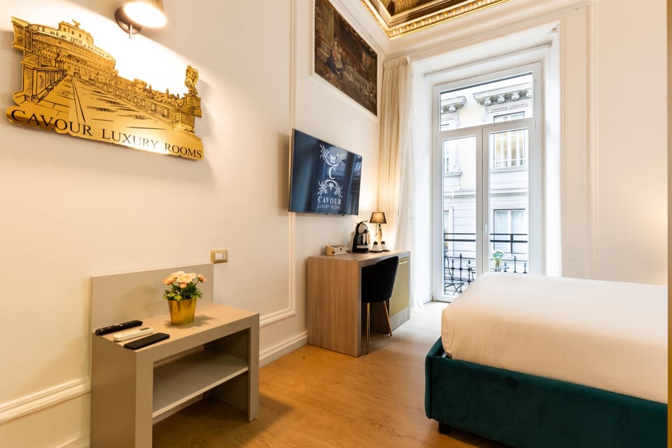 Superior Room, 1 Double Bed, Balcony, City View | Down comforters, minibar, in-room safe, laptop workspace