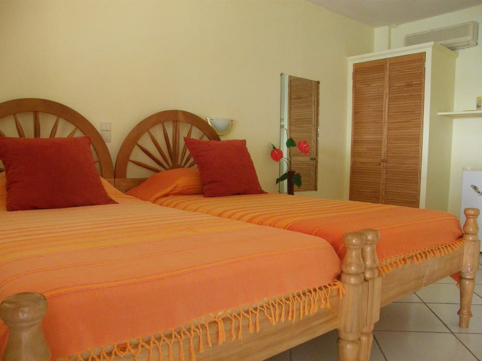 Superior Room, 1 Bedroom, Sea View | Iron/ironing board, free cribs/infant beds, free WiFi, bed sheets