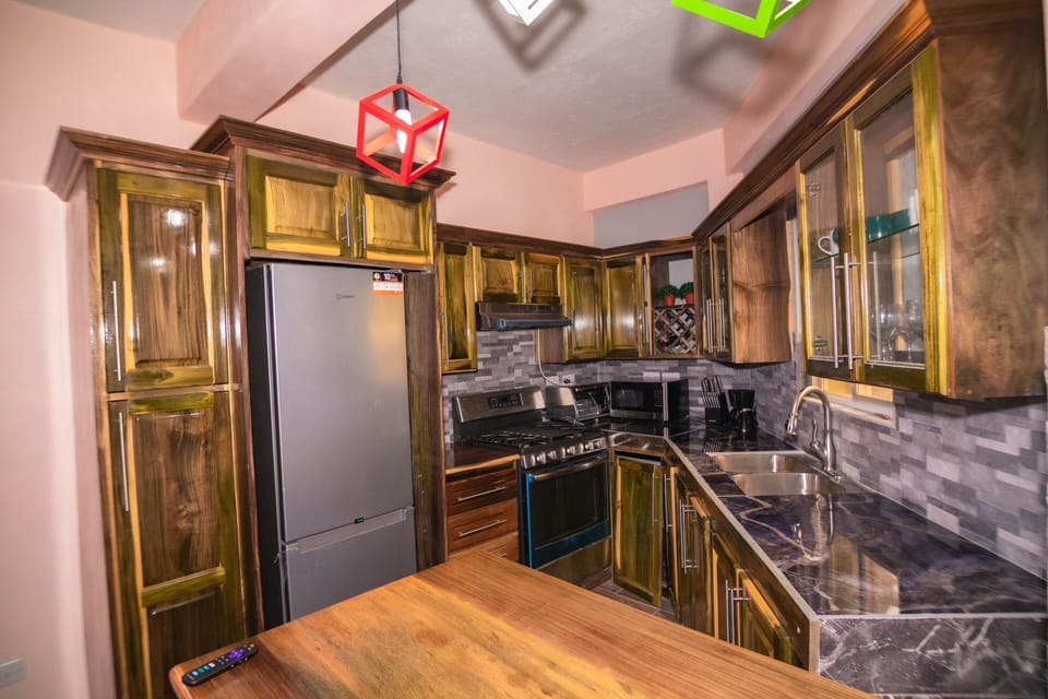 Luxury Apartment, 2 Bedrooms | 2 bedrooms, iron/ironing board, free WiFi, bed sheets