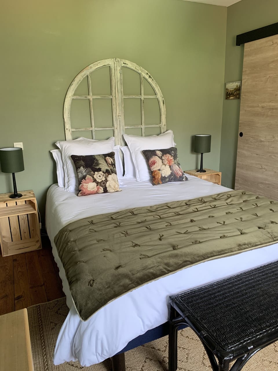Traditional Room, 1 Queen Bed, Private Bathroom, Garden View | Soundproofing, free WiFi, bed sheets