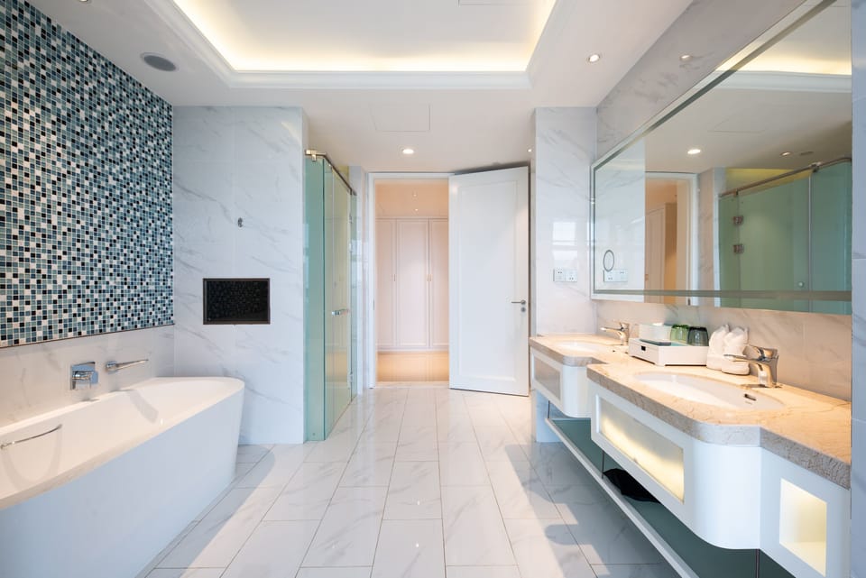 Executive Suite | Bathroom
