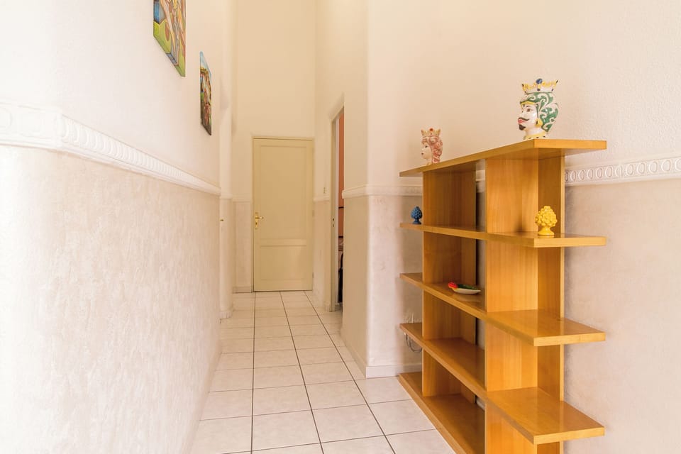 Family Apartment, Multiple Bedrooms, 2 Bathrooms (Sicula home in the city center) | Interior