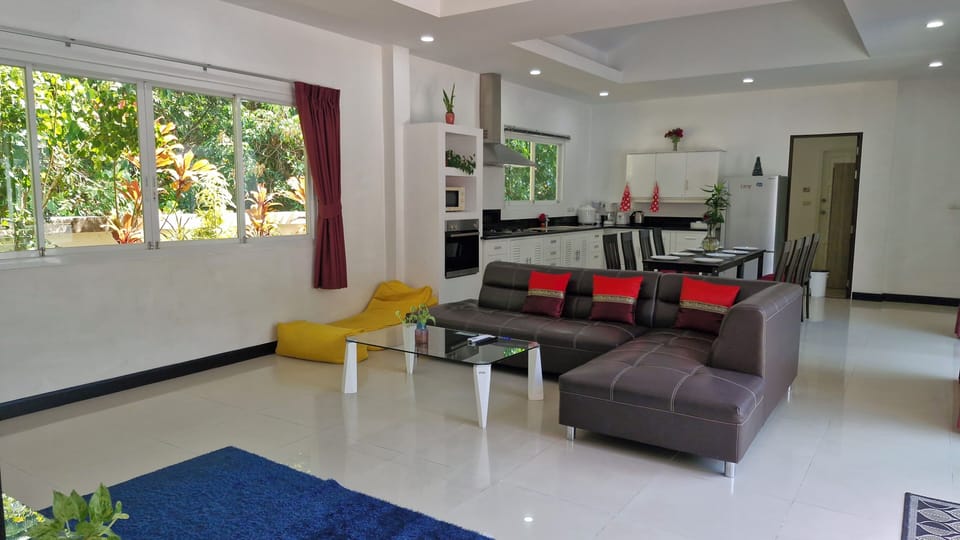 Villa, 4 Bedrooms, Private Pool | Living room