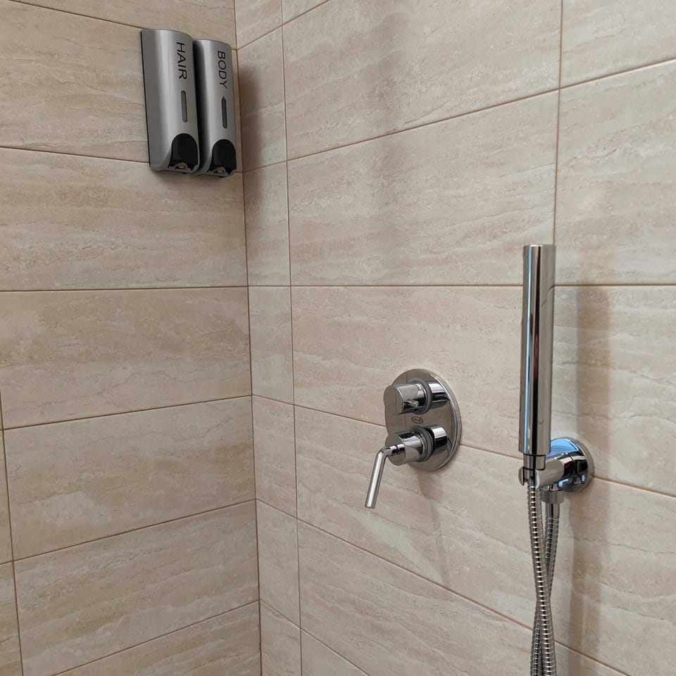 Room, 1 Bedroom, Balcony, Ocean View | Bathroom | Free toiletries, towels
