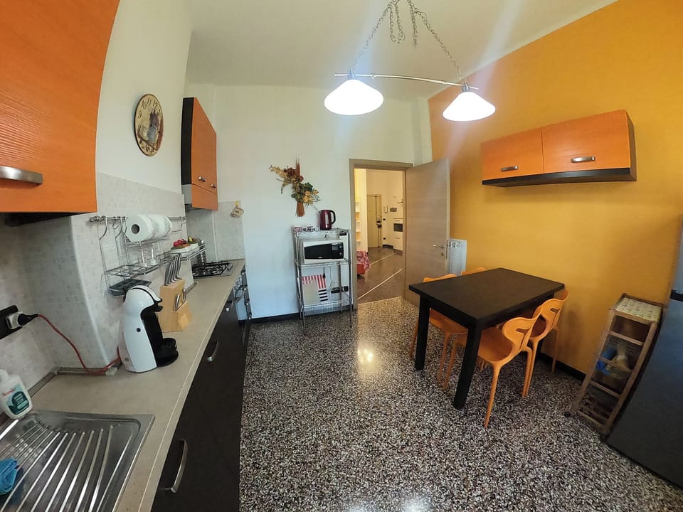 House, Multiple Bedrooms, Balcony | Private kitchen