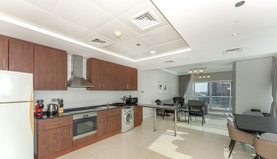Executive Apartment | Private kitchen | Fridge, microwave, espresso maker, electric kettle