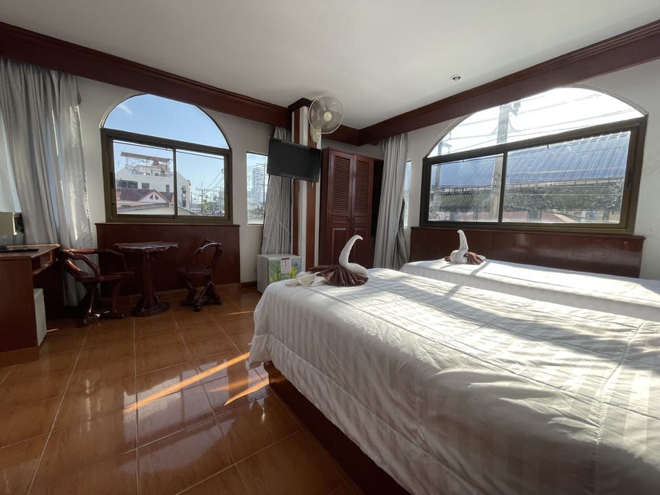 Superior Twin Room | Minibar, in-room safe, individually furnished, soundproofing