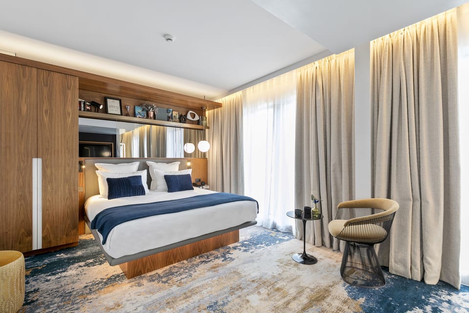 Deluxe Double Room with View on the roofs of Paris | Premium bedding, free minibar items, desk, laptop workspace