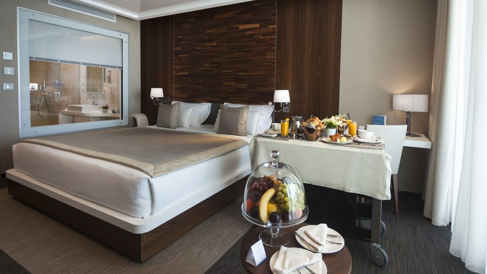 Premium Double Room, Sea View | Minibar, in-room safe, soundproofing, free WiFi
