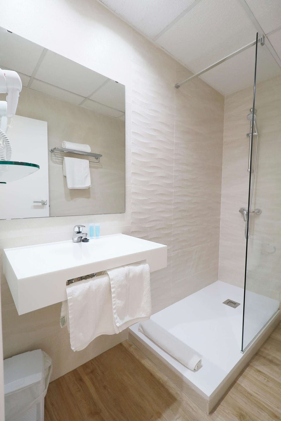 Shower, towels