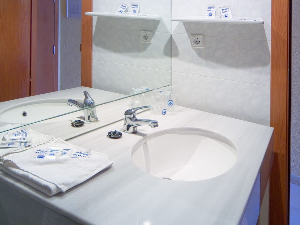 Shower, towels
