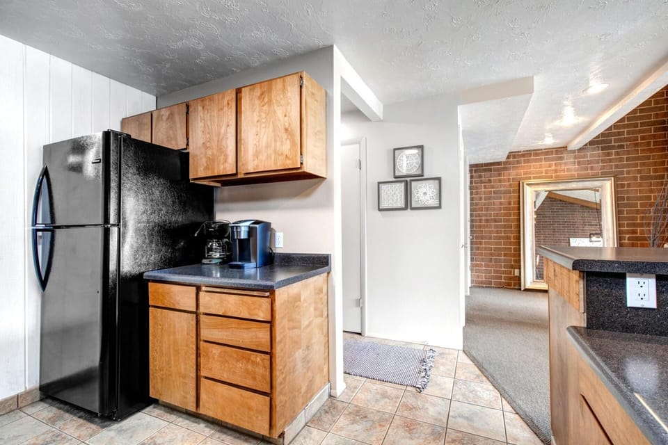 Townhome, 3 Bedrooms (Mountain View, Sleeps 6 (STR-1)) | Private kitchen | Fridge, microwave, oven, coffee/tea maker