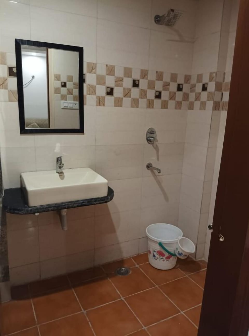 Standard Room | Bathroom | Shower, hydromassage showerhead, bathrobes, soap