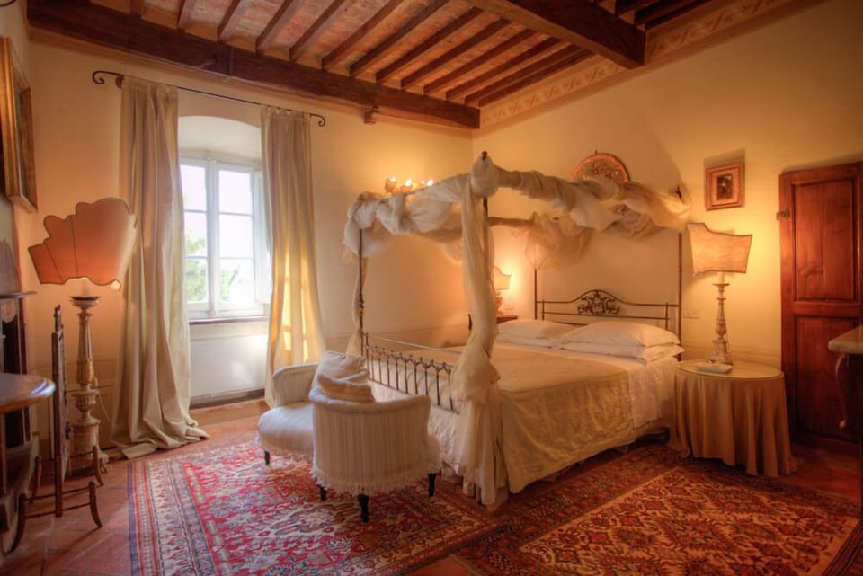 Deluxe Double Room, 1 Bedroom, Garden View | Minibar, in-room safe, individually decorated, individually furnished